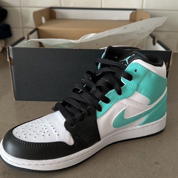 BRAND NEW AUTHENTIC Jordan 1 Mid Tropical Twist Igloo - Picture 4 of 6